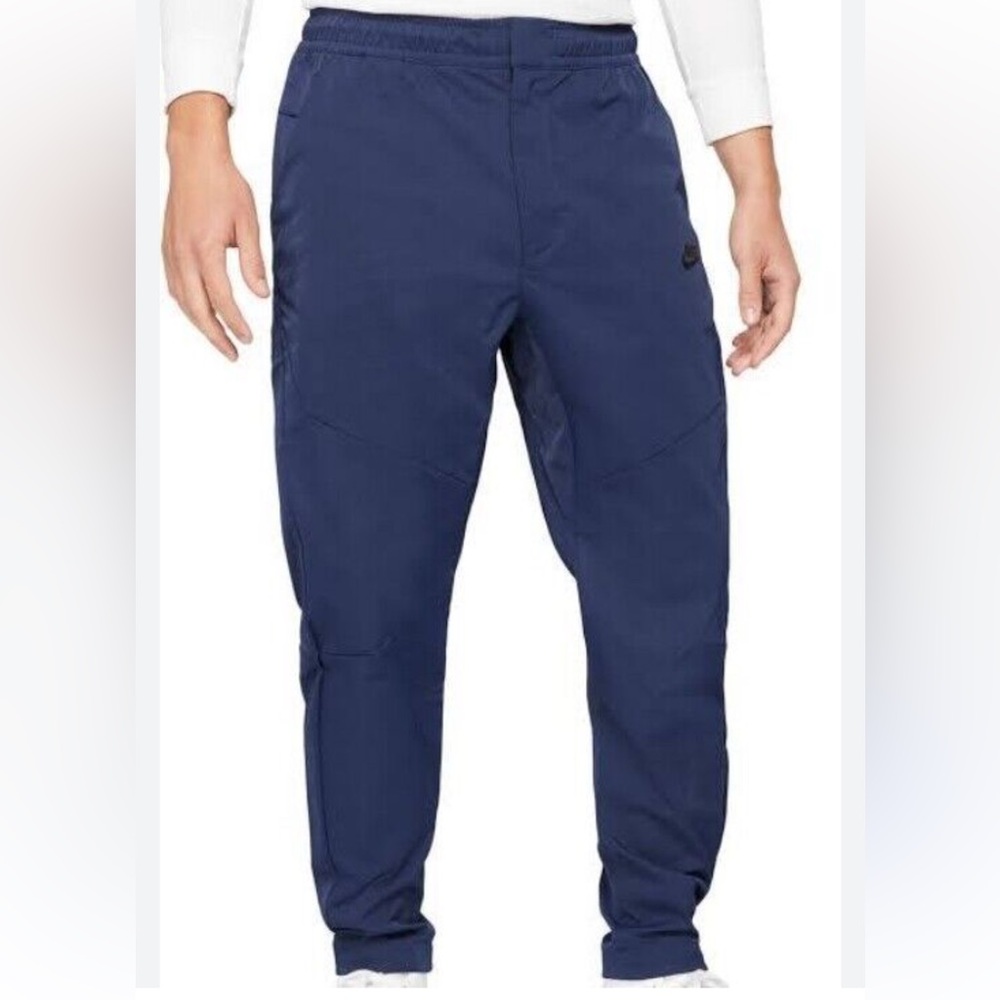 Nike Tech Essentials Unlined Commuter Pants